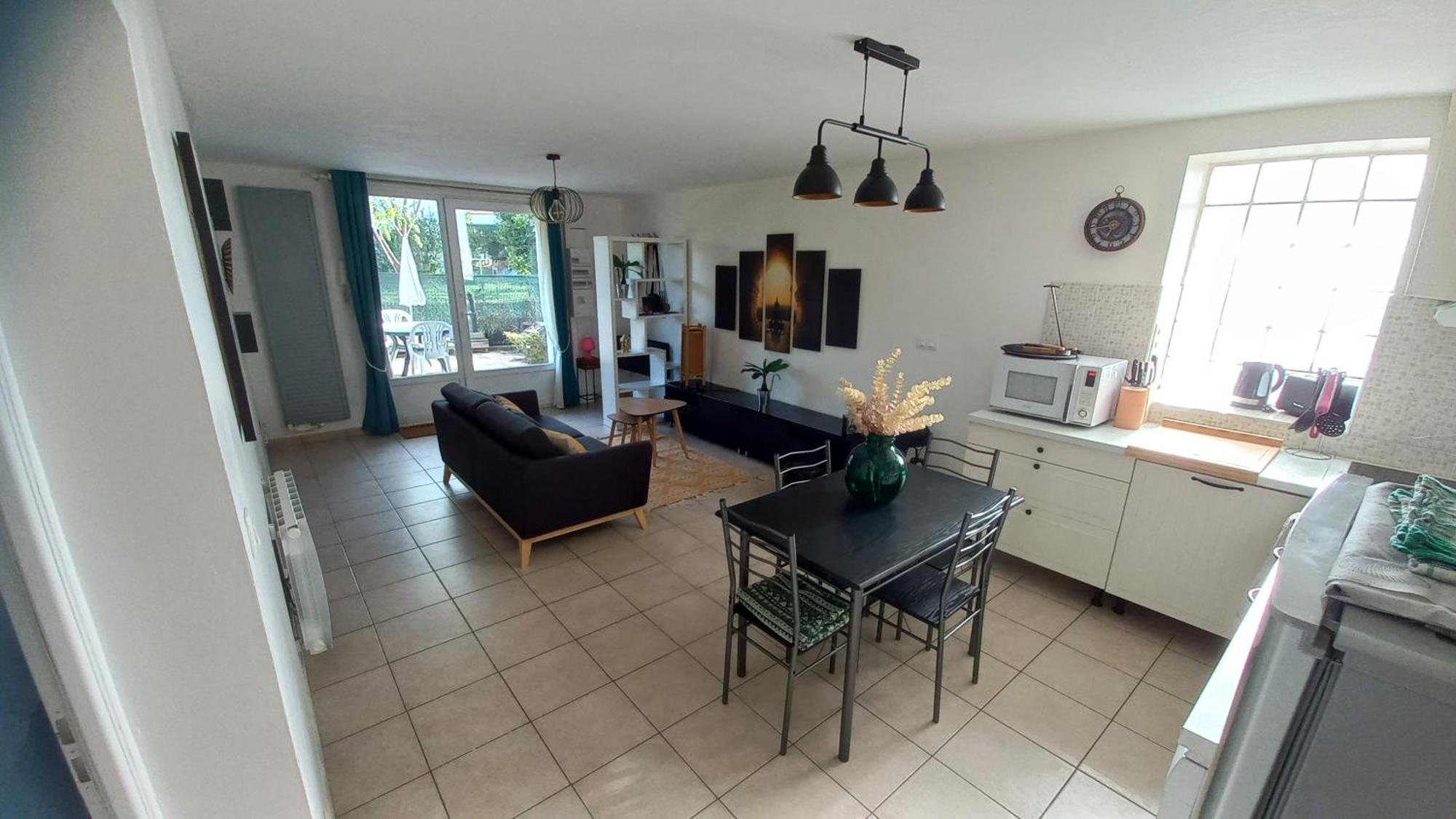 Plaisir Des Pres - T3, Jardin, Parking * Chaponost